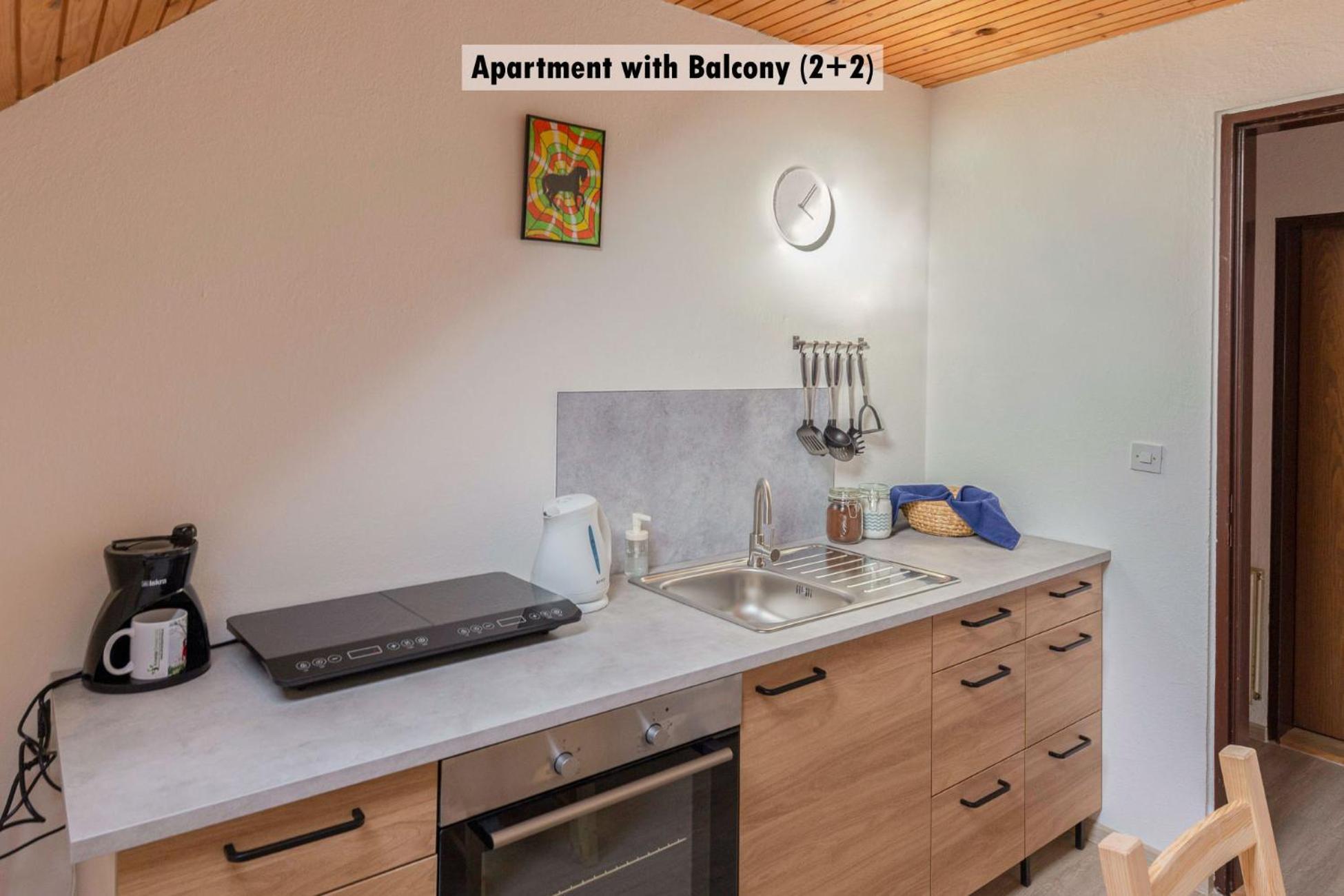 Apartments Farm House Uric Jesenice Zewnętrze zdjęcie
